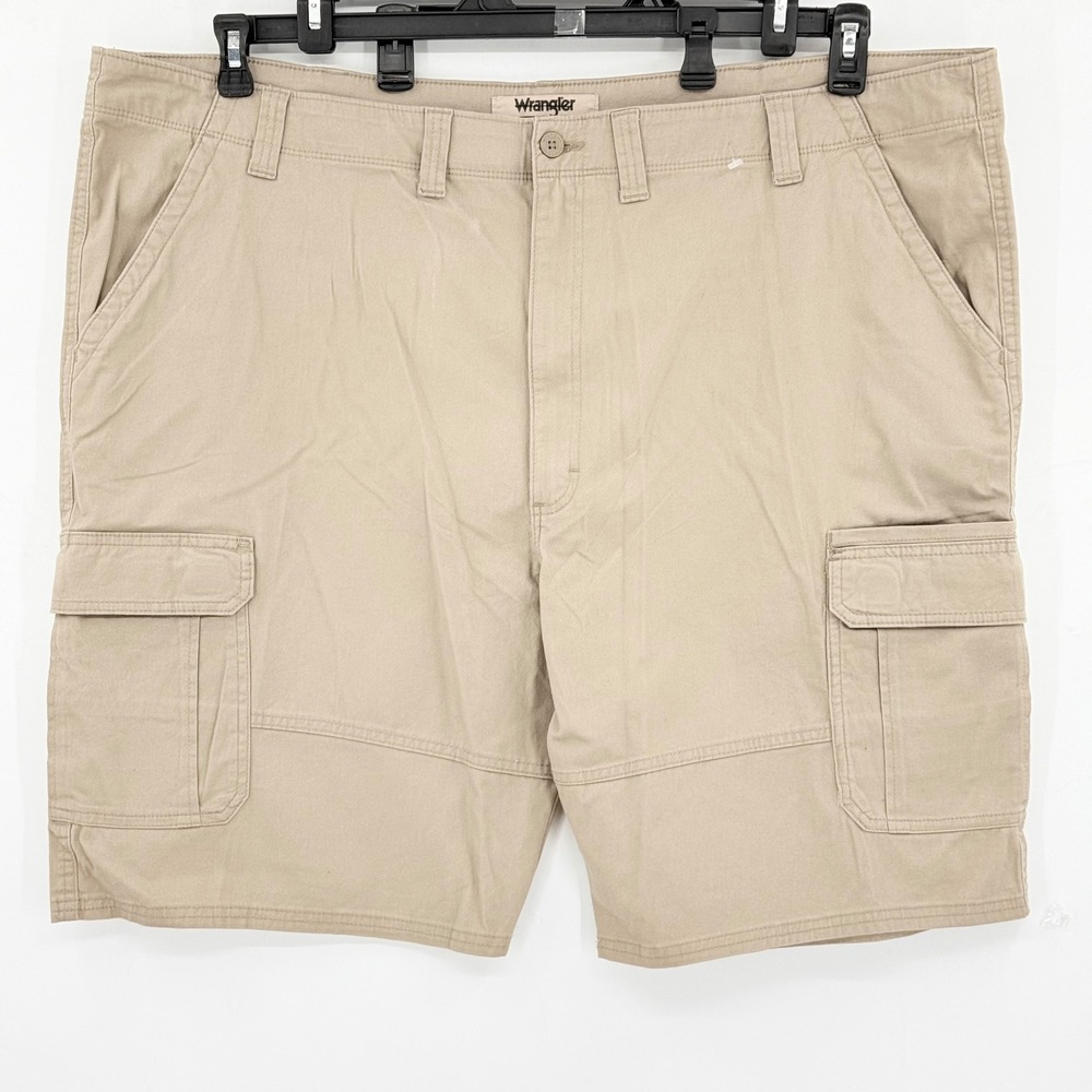 Wrangler Authentics Men's Tan Khaki Cargo Shorts Stretch Sz 50R 10" Inseam NWOT